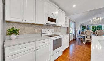 5 Sunset Ln A, Brentwood, NH 03833