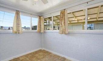 320 W Lanai St, Kahului, HI 96732