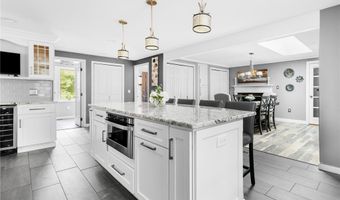 20 Beechwood Dr, Cranston, RI 02921
