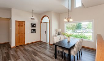 4518 Hemingway Dr, Ames, IA 50014