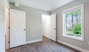1 Estes Dr, Standish, ME 04085