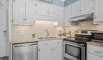 301 Commerce Way Rd 101, Atlantic Beach, NC 28512