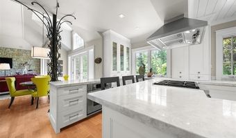 25733 River Dr, Franklin, MI 48025