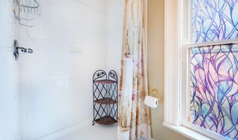 302 S Main St, Algonquin, IL 60102