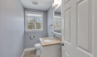 52 Clubhouse Dr, Bourne, MA 02532