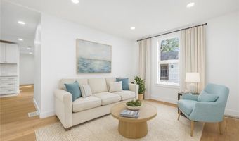 7 Sheffield Ave, Newport, RI 02840