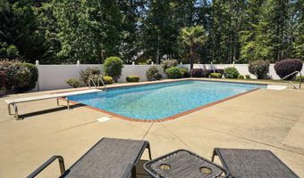 225 Watersedge Dr, Boiling Springs, SC 29316