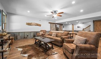 407 Signature Ridge Rd, Banner Elk, NC 28604