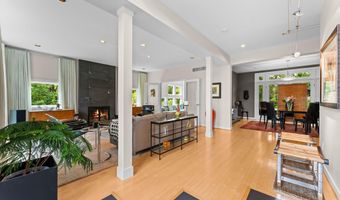 2529 Thornapple Dr, Ann Arbor, MI 48103