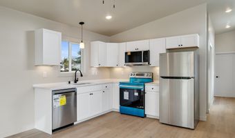 4610 SPRUCE St, Bay City, OR 97107