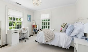 8 Glenwood Dr, Darien, CT 06820