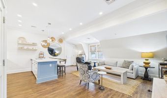 20 E Bowery St 3B, Newport, RI 02840