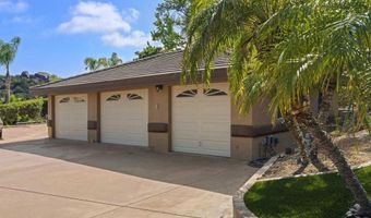 2882 Conestoga Cir, Alpine, CA 91901