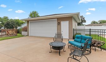 1718 SCHAEFER Cir, Appleton, WI 54915
