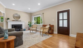 3536 N DICKERSON St, Arlington, VA 22207