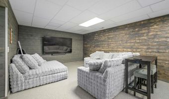 5481 Bear Creek Pass, Auburn, IN 46706