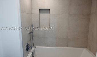 9221 E Bay Harbor Dr 309, Bay Harbor Islands, FL 33154