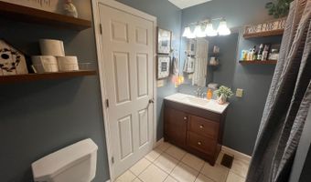 89 Woodlawn Dr, Batesville, IN 47006