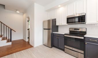 8 James St, Danbury, CT 06810
