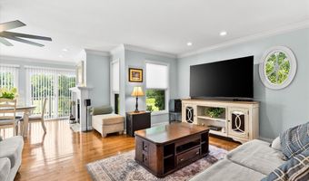 18 Woodland Hills Ct, Alton, IL 62002