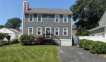 13 Cedar Dr, Bristol, RI 02809