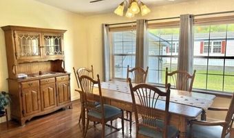 8 Windsor Dr, Alfred, ME 04002