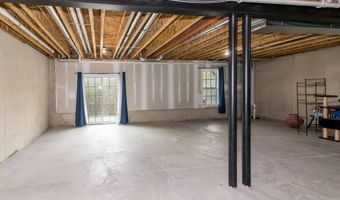 2544 Oxford Cir, Ann Arbor, MI 48103