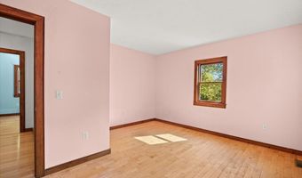 30 Seabreeze Dr, Bourne, MA 02532