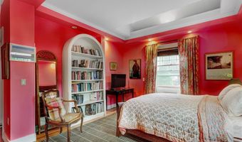 24 Hunter Ave, Newport, RI 02840