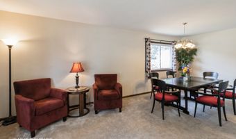 1942 Trail Ridge St, Arlington Heights, IL 60004