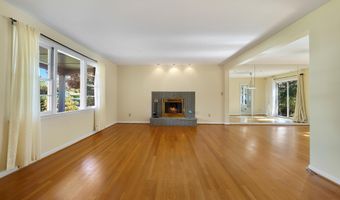 6220 ROBINWOOD Rd, Bethesda, MD 20817