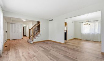 2825 Tuebingen Pkwy, Ann Arbor, MI 48105