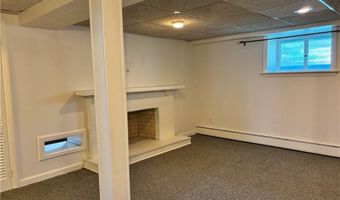 5 Ellwood Pl, Newport, RI 02840