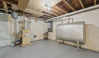 93 E Euclid St, Bloomfield, CT 06002