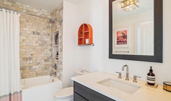 697 GIDDINGS Ave, Annapolis, MD 21401