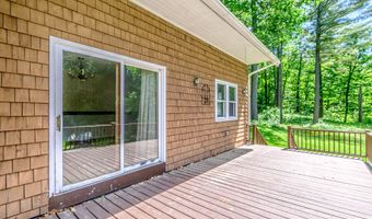 4 Pineway Dr, Auburn, ME 04210
