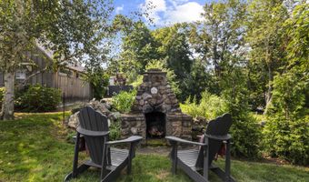 22 School St Mystic, Stonington, CT 06355