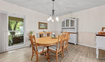 1820 Crofton Dr, Algonquin, IL 60102