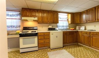 17 Warner St, Newport, RI 02840