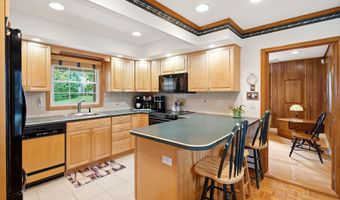 95 Idlebrook Ln, Aberdeen, NJ 07747