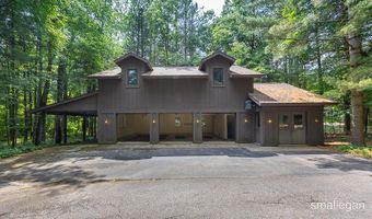 550 Greentree Ln NE, Ada, MI 49301