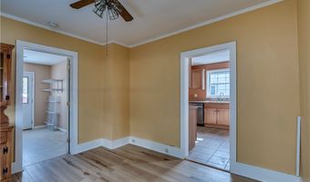 8 2nd St, Alexandria Bay, NY 13607