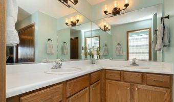 806 SE Kensington Rd, Ankeny, IA 50021