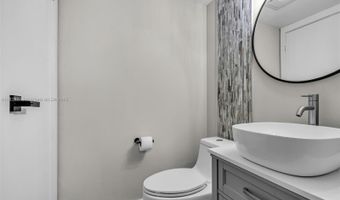 20367 W Country Club Dr L25, Aventura, FL 33180