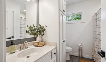 1102 E 2nd St, Anamosa, IA 52205
