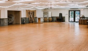 13893 US HIGHWAY 87 S, Adkins, TX 78101