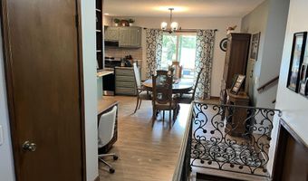 508 E Kirkwood Dr, Aurora, MO 65605