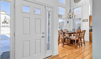 47 Copper Square Dr, Bethel, CT 06801