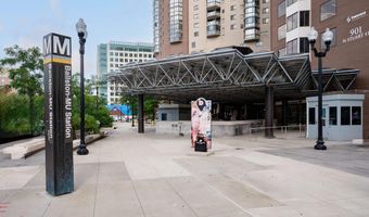 1001 N RANDOLPH St 212, Arlington, VA 22201