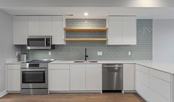 2237 Trillium Ln, Ann Arbor, MI 48104
